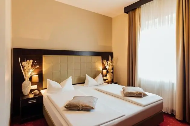 Comfort Tek Büyük Yataklı Oda, Avlu Manzaralı