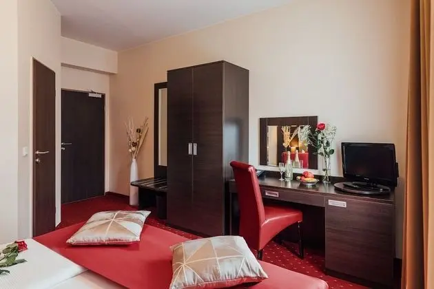 Comfort Tek Büyük Yataklı Oda, Avlu Manzaralı