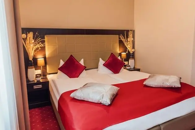 Comfort Tek Büyük Yataklı Oda, Avlu Manzaralı
