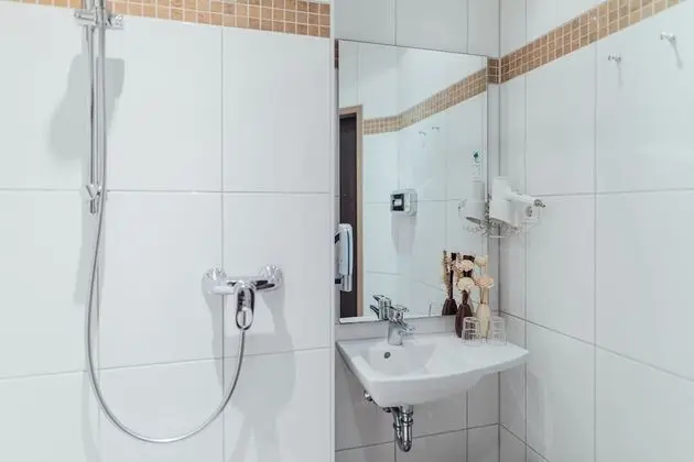 Comfort Tek Büyük Yataklı Oda, Avlu Manzaralı