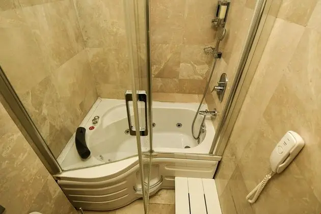 Deluxe Dört Kişilik Oda