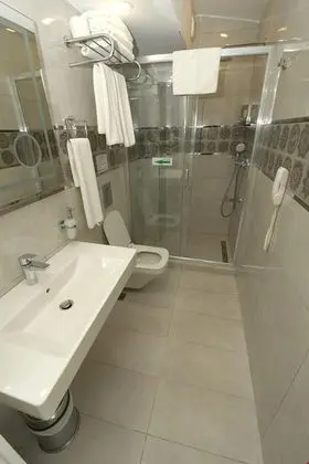 Deluxe Üç Kişilik Oda Balkonlu