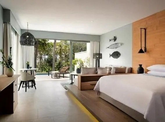 Premium Seaside Pool Villa