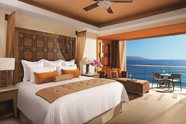 Junior Suite Ocean View King