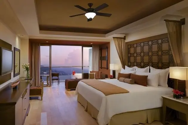 Junior Suite Ocean View King