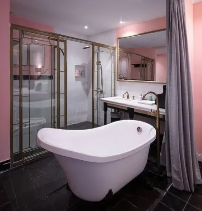 Stüdyo (with Bathtub)
