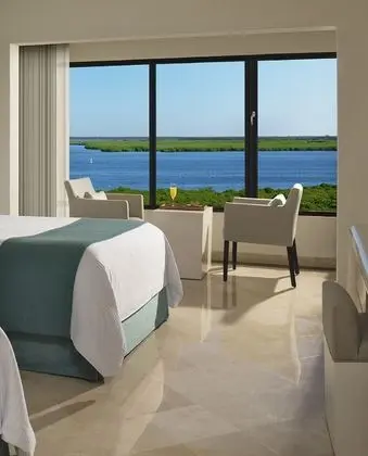 Deluxe Sunset Lagoon View Double