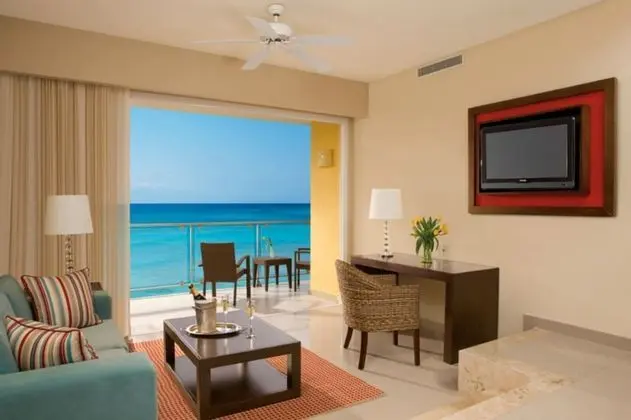 Junior Suite Ocean Front Double