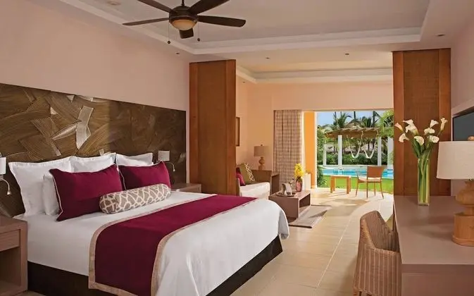 Preferred Club Deluxe Partial Ocean View King
