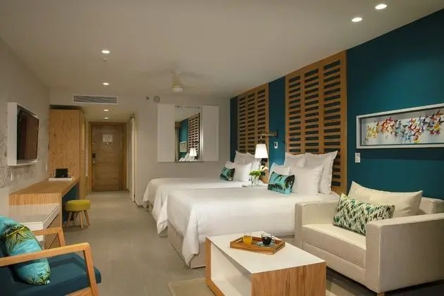 Preferred Club Junior Suite Swim-Out Double
