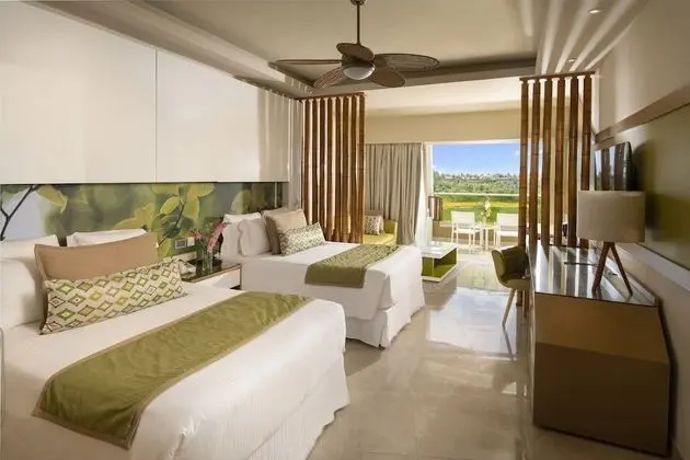 Preferred Club Jr. Partial Ocean View Dble Beds VIPConcierge incl.& Access to Breathless