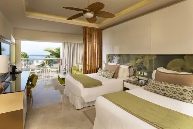 Preferred Club Jr Suite Ocean View Two Beds (VIP Concierge incl. & Access to Breathless)