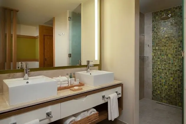 Preferred Club Jr. Suite Pool View King Bed (VIP Concierge incl. & Access to Breathless)