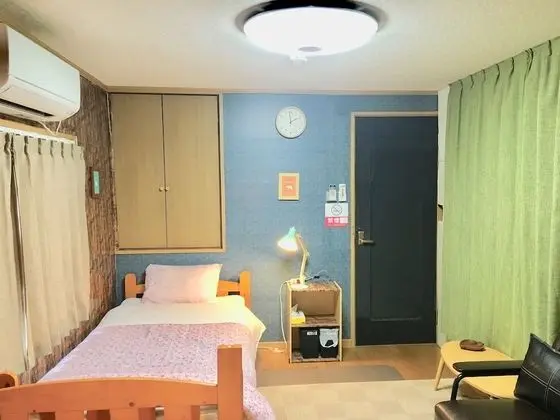 Standard Oda (Private, 2 single)