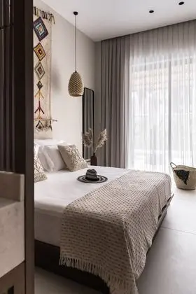 Tek Büyük Yataklı Oda, Bahçeli