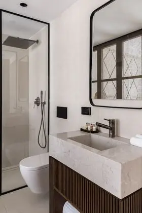 Tek Büyük Yataklı Oda, Balkon