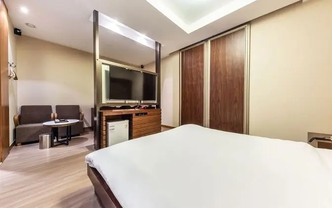 Deluxe Tek Büyük Yataklı Oda
