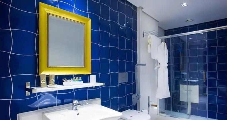 Triple, Bahçe Manzaralı