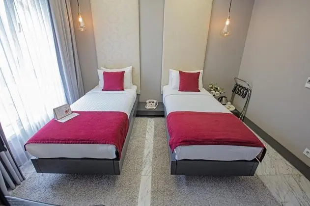Twin, Şehir Manzaralı