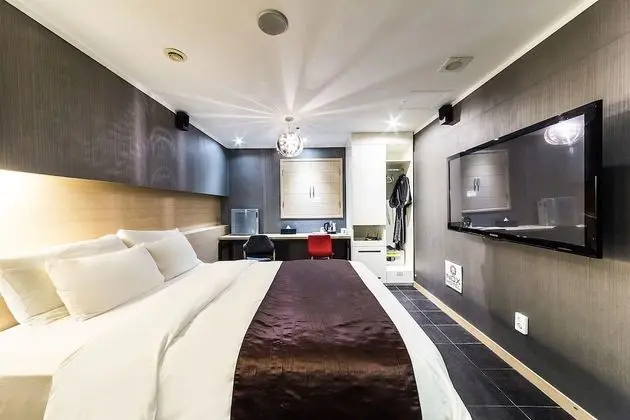 Deluxe Tek Büyük Yataklı Oda
