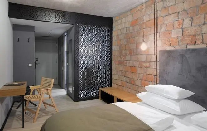 Basic Tek Büyük veya İki Ayrı Yataklı Oda