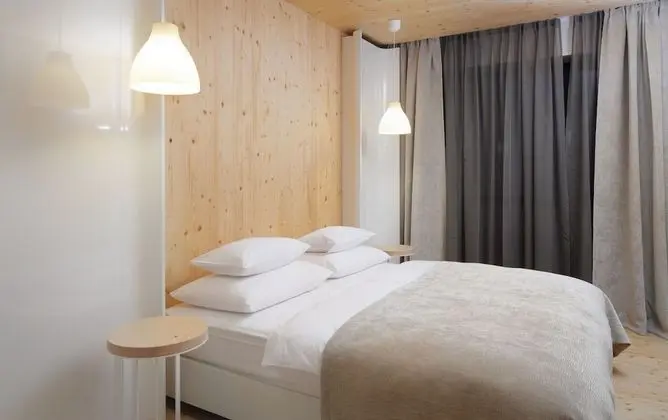 Basic Tek Büyük veya İki Ayrı Yataklı Oda