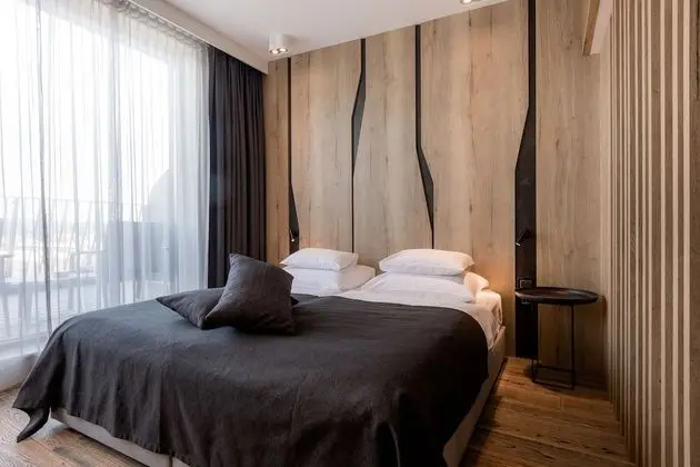 Basic Tek Büyük veya İki Ayrı Yataklı Oda