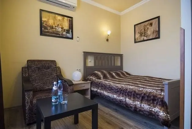 Tek Kişilik Oda, Sigara İçilmez