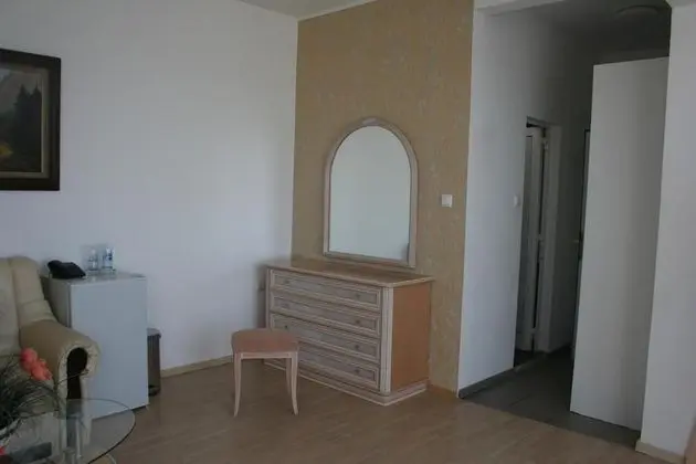 Üç Kişilik Oda, Kısmi Deniz Manzaralı