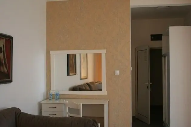 Üç Kişilik Oda, Kısmi Deniz Manzaralı