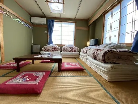 Traditional Üç Kişilik Oda, Ortak Banyo (Japanese Style, Shared Toilet)