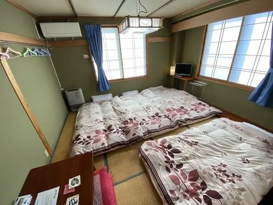 Traditional Üç Kişilik Oda, Ortak Banyo (Japanese Style, Shared Toilet)