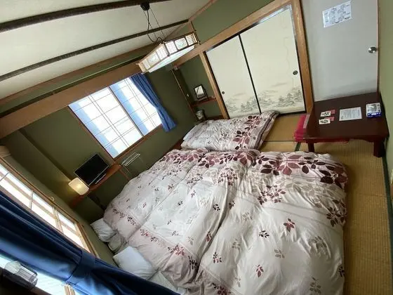 Traditional Üç Kişilik Oda, Ortak Banyo (Japanese Style, Shared Toilet)