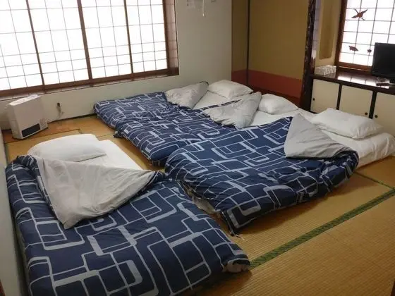 Traditional Dört Kişilik Oda, Ortak Banyo (Japanese-Style)