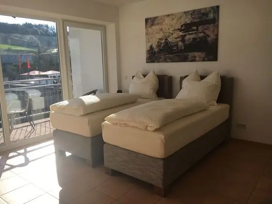 Standard Apart Daire, Dağ Manzaralı