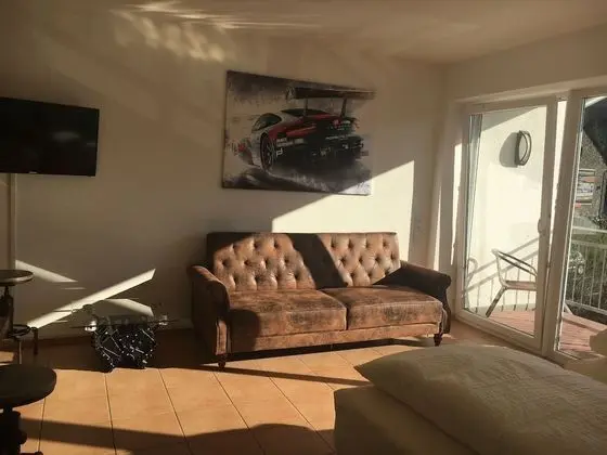 Standard Apart Daire, Dağ Manzaralı