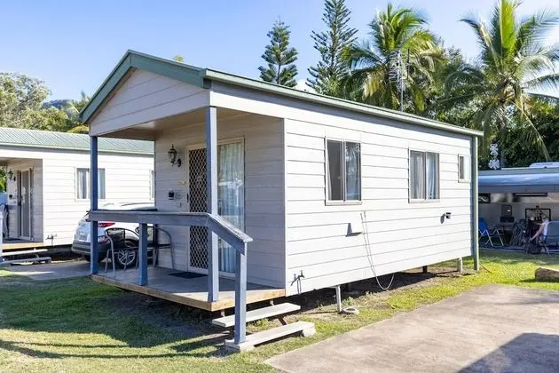 Kulübe (Budget cabin)
