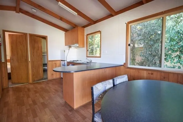 2 Bedroom Cabin 6 Pax
