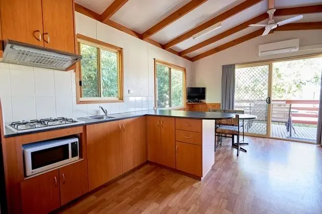 2 Bedroom Cabin 6 Pax