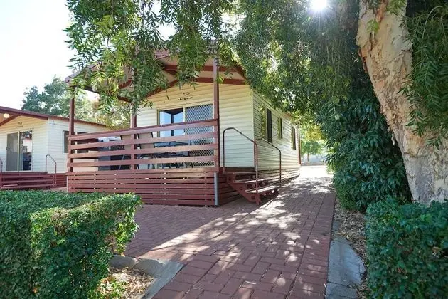 2 Bedroom Cabin 6 Pax