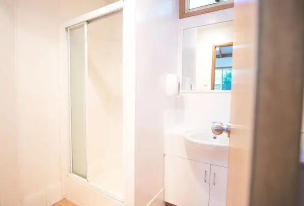 2 Bedroom Cabin 6 Pax