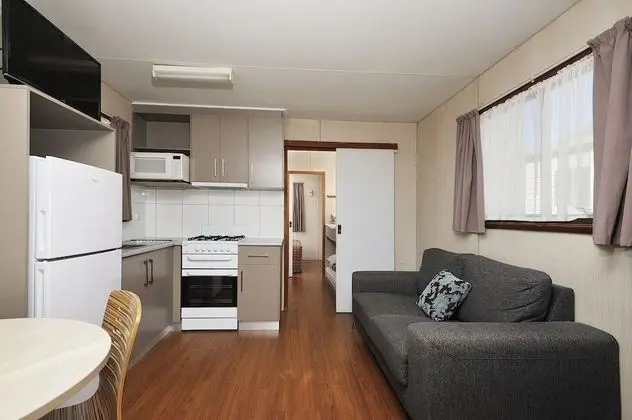 Standard Süit, 2 Yatak Odası, Sigara İçilmez, Küçük Mutfak (Boronia Cabin)