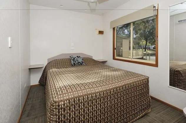 Standard Süit, 2 Yatak Odası, Sigara İçilmez, Küçük Mutfak (Redwood Cabin)