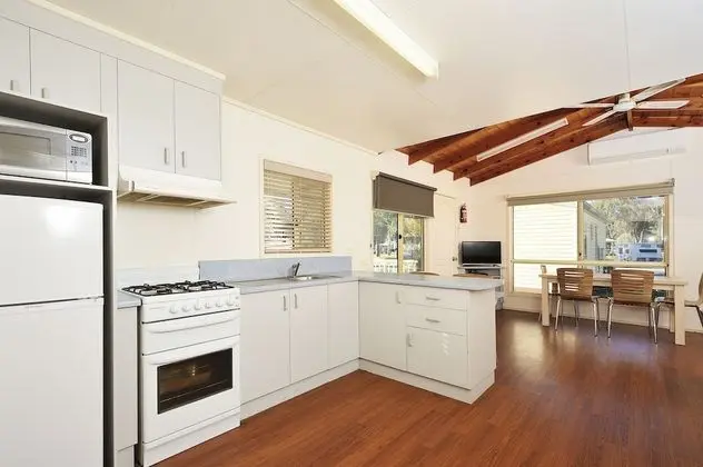 Standard Süit, 2 Yatak Odası, Sigara İçilmez, Küçük Mutfak (Redwood Cabin)