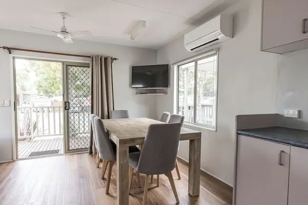 Deluxe Kulübe, 2 Yatak Odası, Sigara İçilmez, Mutfak (Sheerwater Cabin)