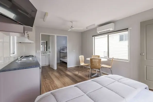 Standard Kulübe, Birden Çok Yatak, Sigara İçilmez, Küçük Mutfak (Ibis Cabin)