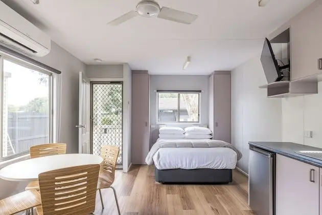 Standard Kulübe, Birden Çok Yatak, Sigara İçilmez, Küçük Mutfak (Ibis Cabin)