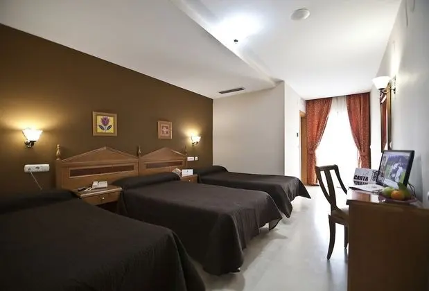Dört Kişilik Oda