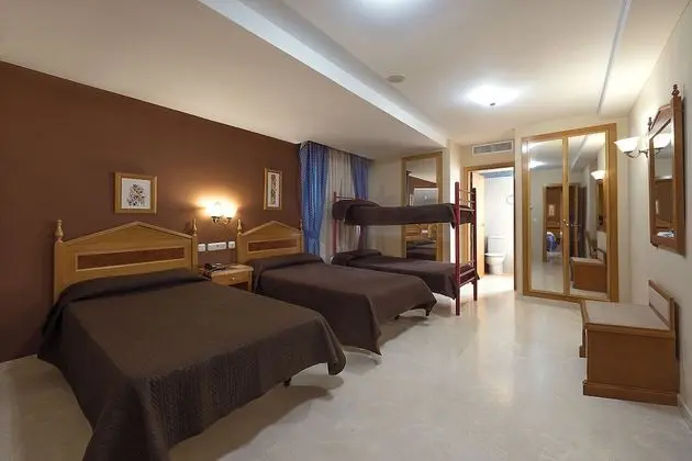 Dört Kişilik Oda