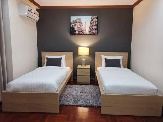 3 Bedrooms Apartment